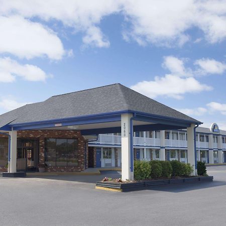 Days Inn By Wyndham Уейнсборо Екстериор снимка