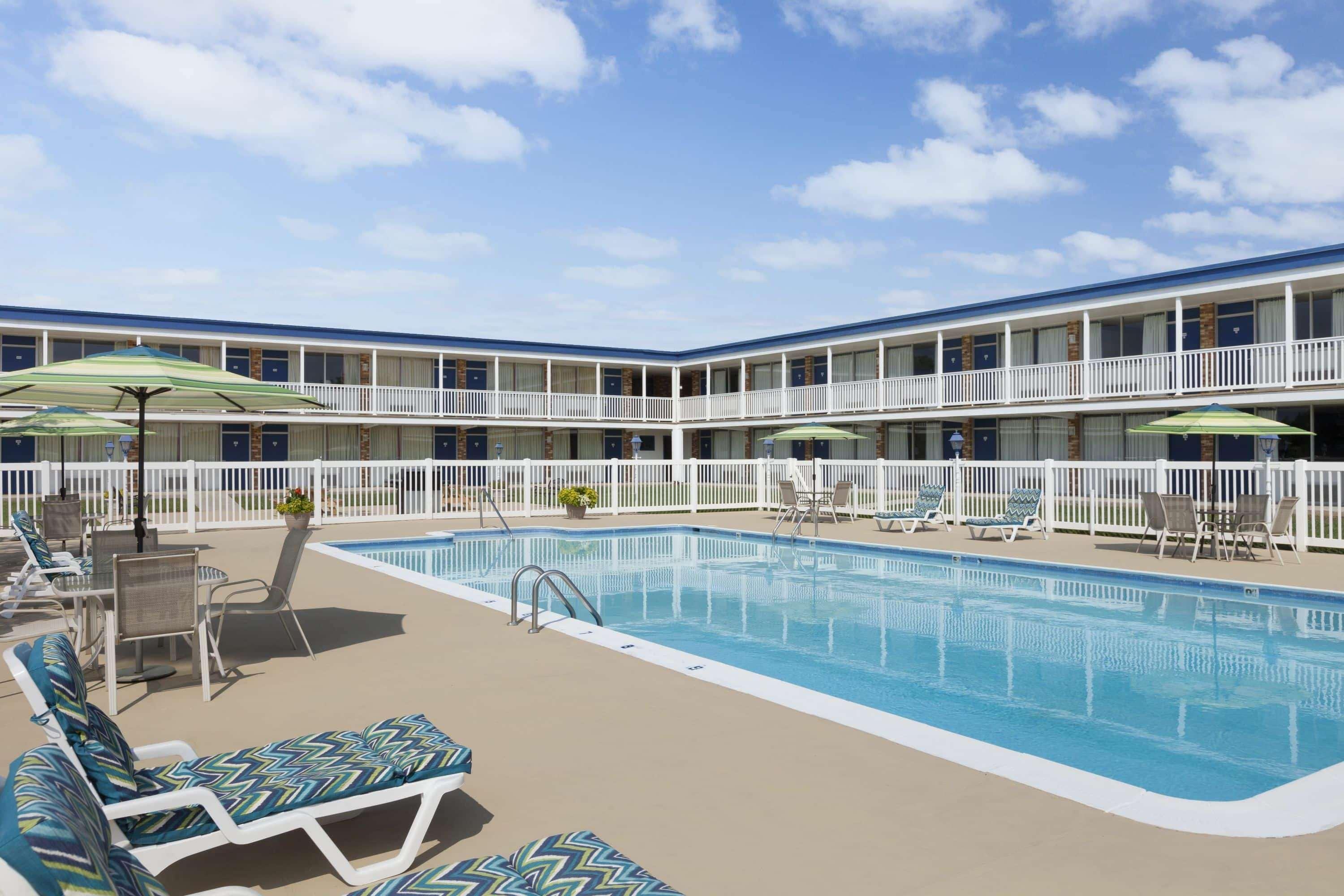 Days Inn By Wyndham Уейнсборо Екстериор снимка